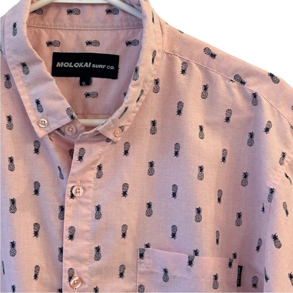 Men’s Summer Vacation Pink w/Pineapple all over print Short Sleeve Button Up XL